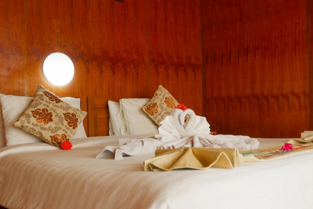 Amed Cafe & Hotel Kebun Wayan Экстерьер фото