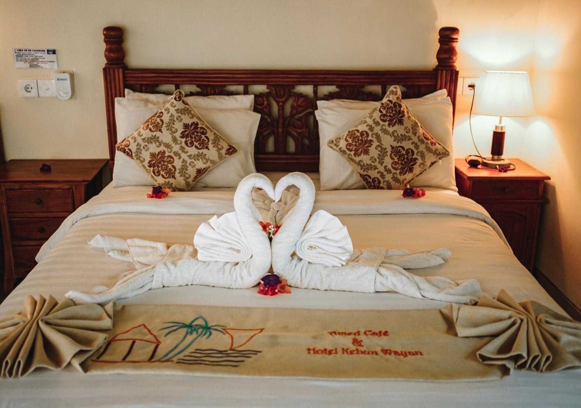 Amed Cafe & Hotel Kebun Wayan Экстерьер фото